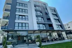 Tasliman Hotel, Чынарджык