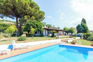 Francesco and Michaela Villas, Капо-Ватикано