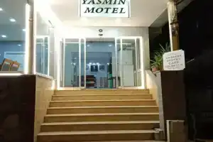 Yasmin Otel, Агва