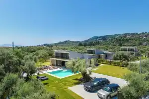 Torretta Villas, Лигия