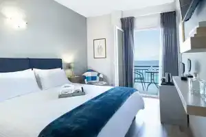 Riviera Hotel, Ксилокастро