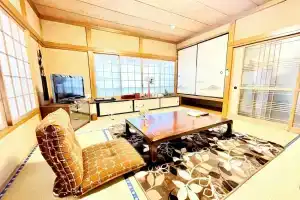 Hakone Lake Side Villa & Hot Springs, Хаконе