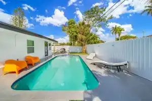 Ultimate Vacation Retreat with a Pool, Голливуд