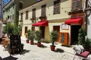 Bohemian Boutique Suites, Влера