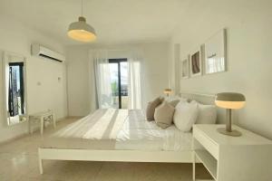 Phaedrus Living Byzantium Modern City Flat, Пафос