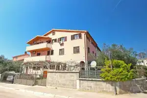 Apartments Irena 1310, Štinjan