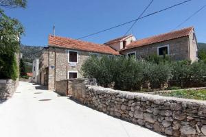 Mat - in a Cosy Stone House - Sa2, Бол