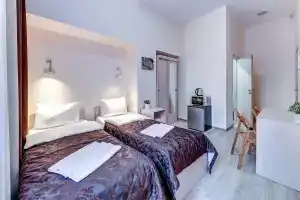 Отель «Демократ на Невском 107Б»