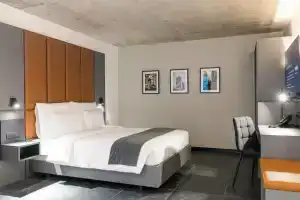 The Londoner Hotel St. Julians, Пемброк