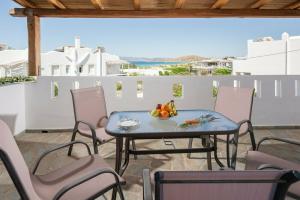 Aqua Naxos Apartments and Suites, Айя-Анна