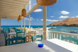 Villa Liakada Large Private Pool Walk to Beach Sea Views A C Wifi Car Not Required - 2081, Панормос