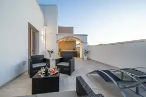 Aurosa Bed and Breakfast, Ракале