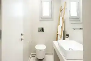 White Orchid Luxury Suites, Мессария