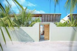 Himeyn Beach Retreat, Ханимааду