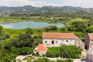 Dalmatian traditional apartment, Ploče