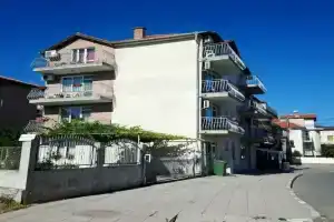 Guest House Angelina, Равда