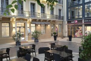 Square Hotel Nimes, Ним