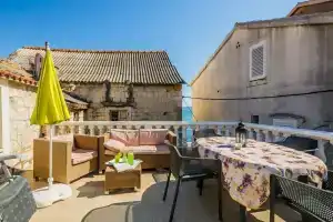 Villa Mirakul - A2 With Terrace, Кастель Стари