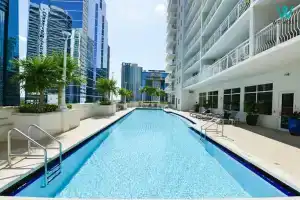 Amazing High Rise at Brickell with pool, Майами