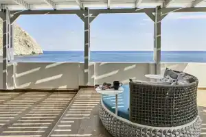 Soultouch Villa, Перисса