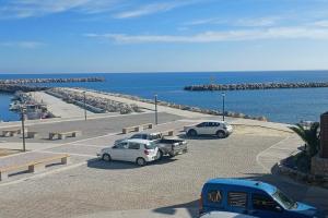 Cozy Home close to old Port Sea Front & Parking, Колимбари
