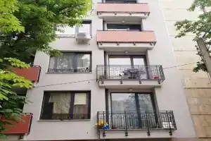 Bright and Newly Refurbished Apartment Near Center, София
