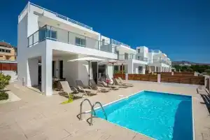 Villa White Moonflower, Корал-Бэй