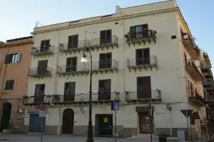 Appartamento Cavour 37 Palermo, Палермо
