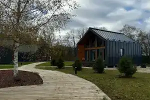 Глэмпинг «Хвоя», Ламишино