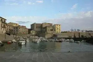 Yacht Suite Piombino, Пьомбино