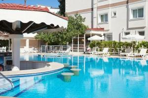 Sammy's Hotel, Кирения