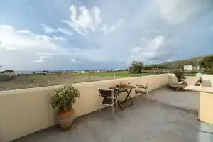 Kapeli Suites, Перисса