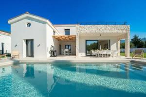 Ionian Trilogy Luxury Villas, Сами