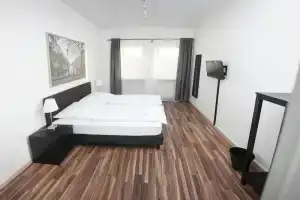Bedroom, Нюрнберг