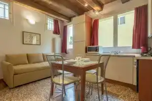Santo Stefano Apartments, Болонья