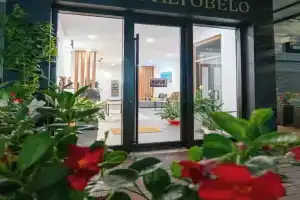 Altobelo Hotel, Влера