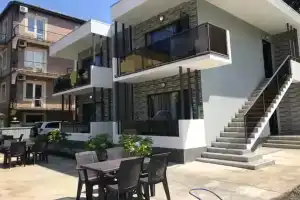 Solo Apartments, Уреки