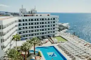 Pearly Grey Ocean Club Apartments & Suites, Кальяо Сальвахе