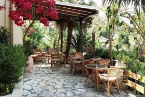 Philippos Hotel Apartments, Никиана