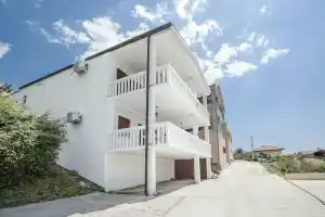 Crystal Sky Apartments, Котор