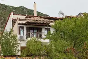 Apollon Stone Villa in Delphi, Дельфы