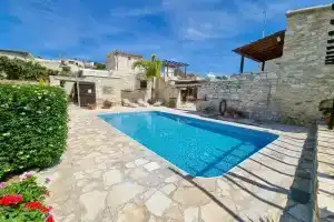 Athena's Pool Oasis, Скарину