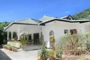 Lapasyans Self-Catering, Бю Валлон