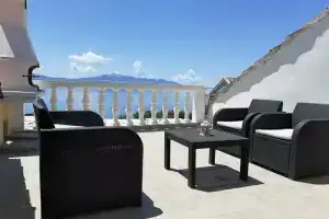 Jure - Terrace With Amazing sea View - A1-leona, Градач