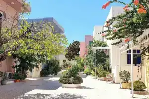 Evina Rooms & Suites, Коккини-Хани