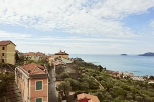 Torretta sul Golfo, Леричи