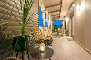 Vedi Town Luxury Apartment, Закинф