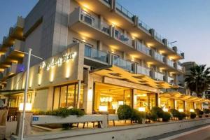 Golden Star City Resort, Перея