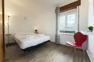 A38 - Rising Sun Top-Floor Flat, Лагуш