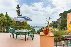 Mazzarò Apartment with Terrace and Seaview, Маццео